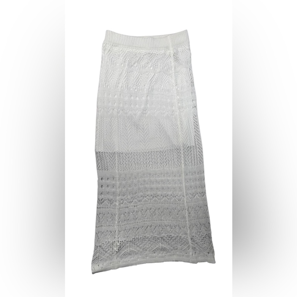 Elegant White Lace Skirt